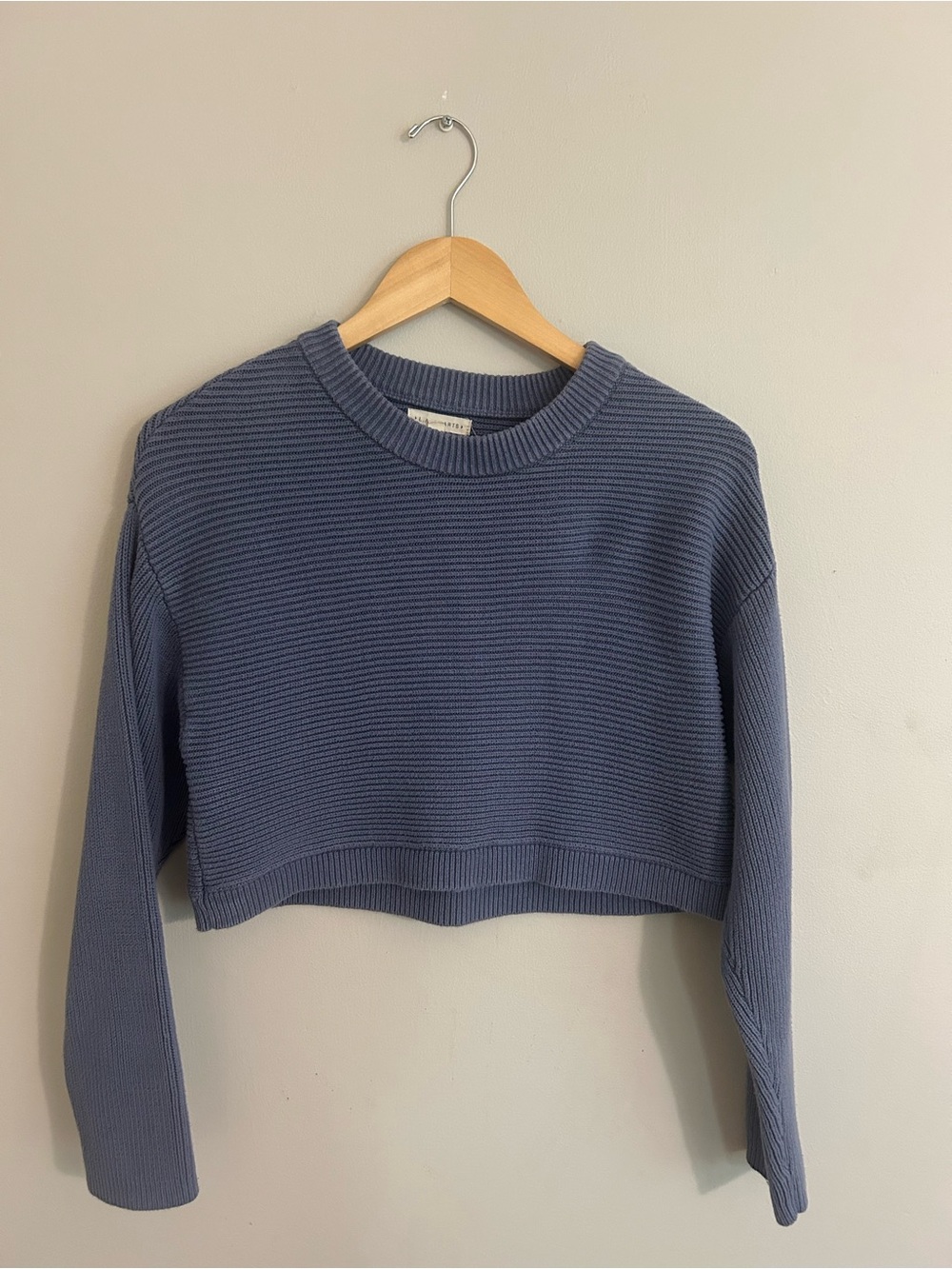 La Hearts Cropped Ribbed Crewneck Sweater - Dusty Blue